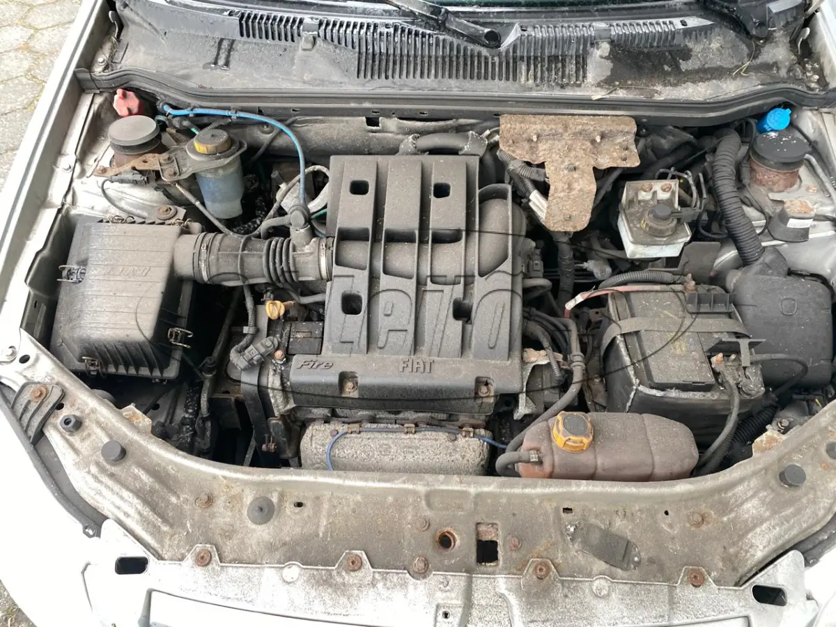 LOTE 015 - Automóvel