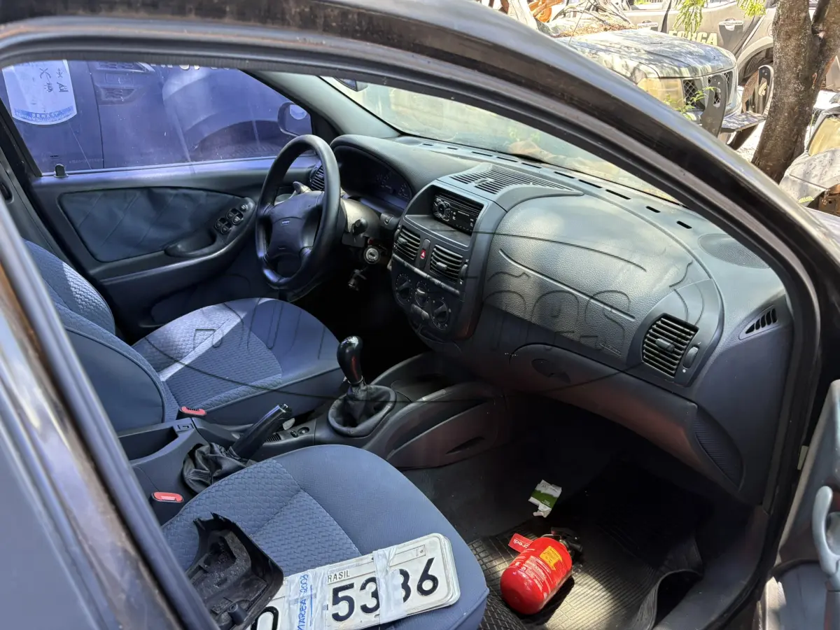 LOTE 010 - AUTOMOVEL