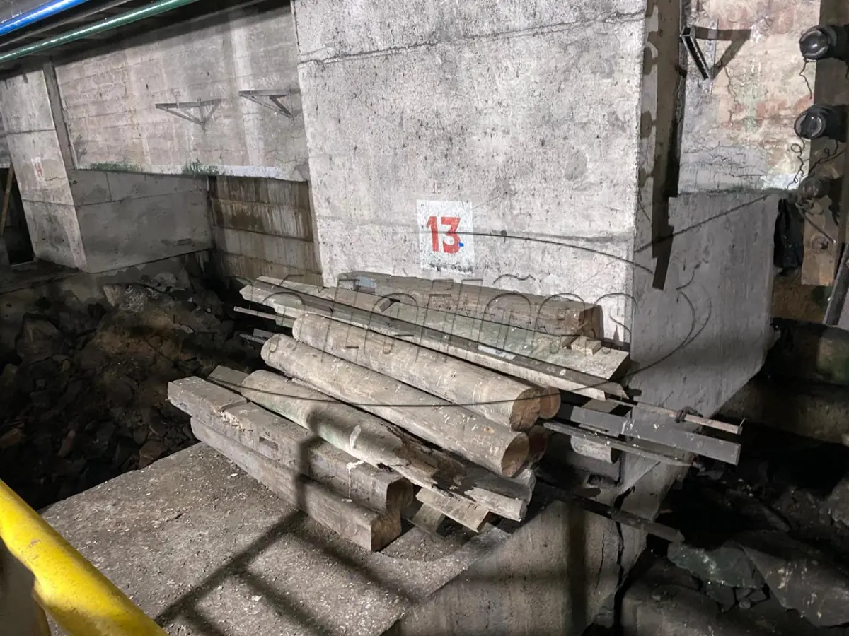 LOTE 014 - Vigas de madeira