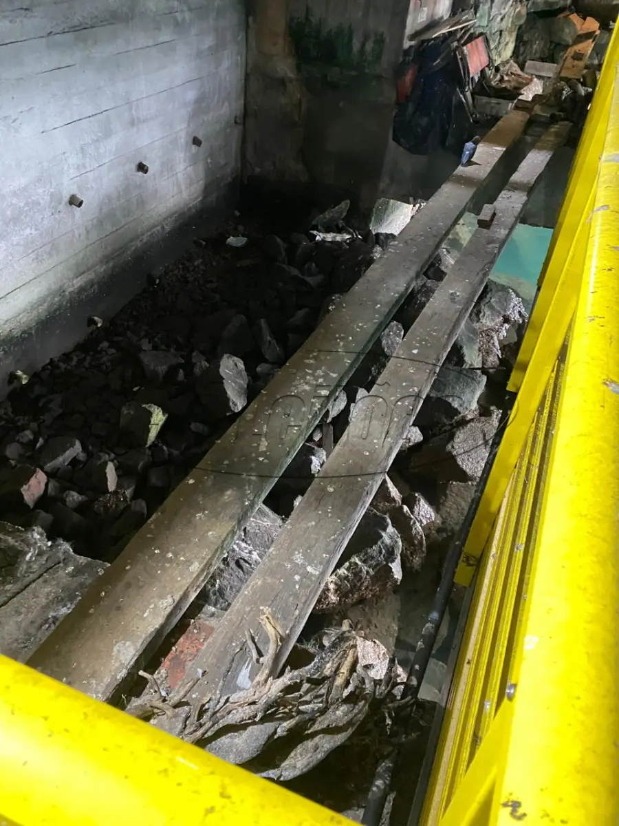 LOTE 014 - Vigas de madeira