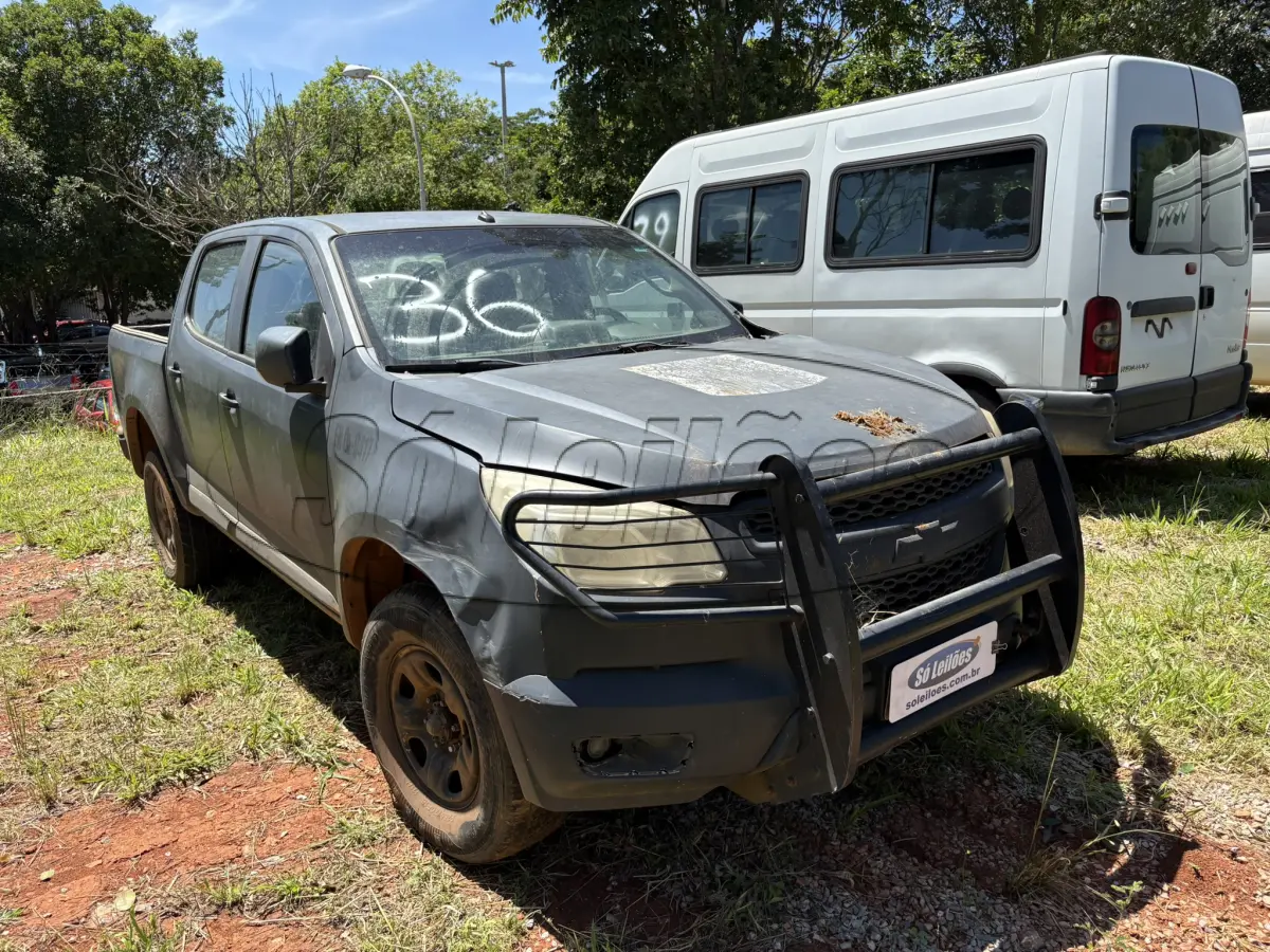 LOTE 036 - PICAPE