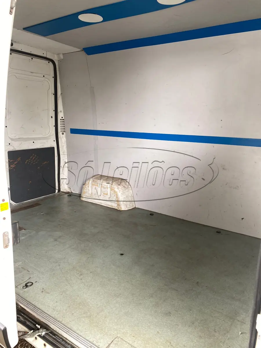 LOTE 001 - Utilitário / Furgão