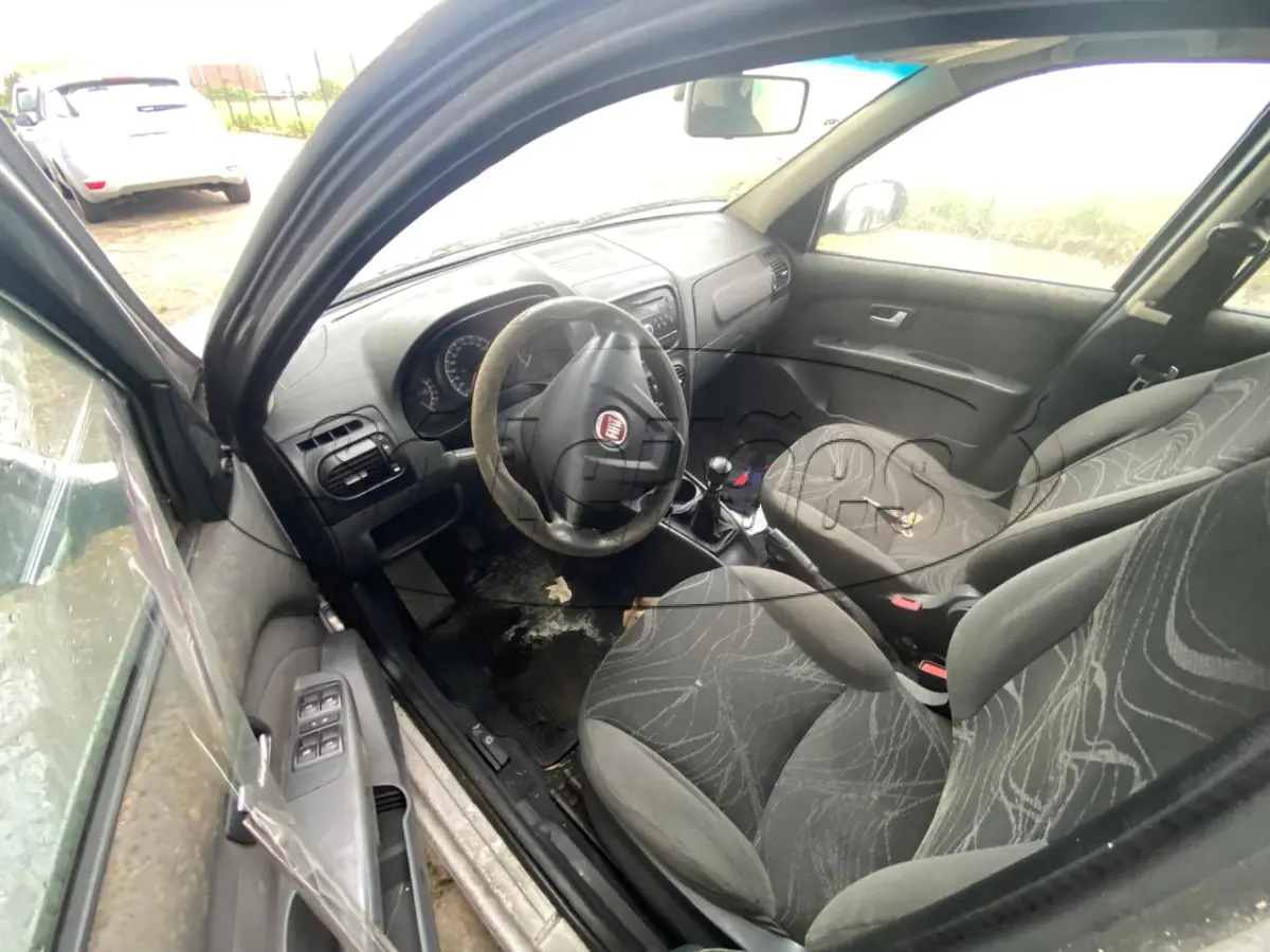 LOTE 017 - Utilitário