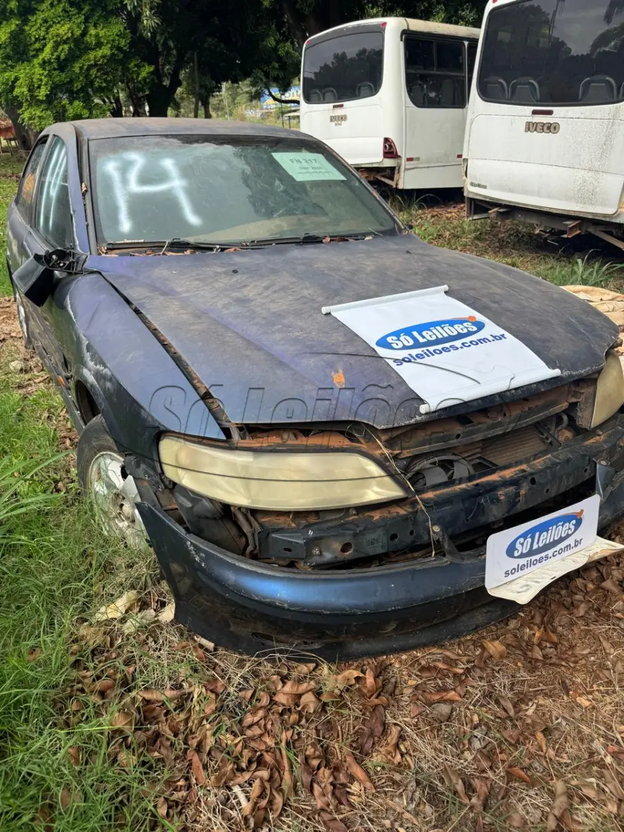 LOTE 014 - AUTOMÓVEIS