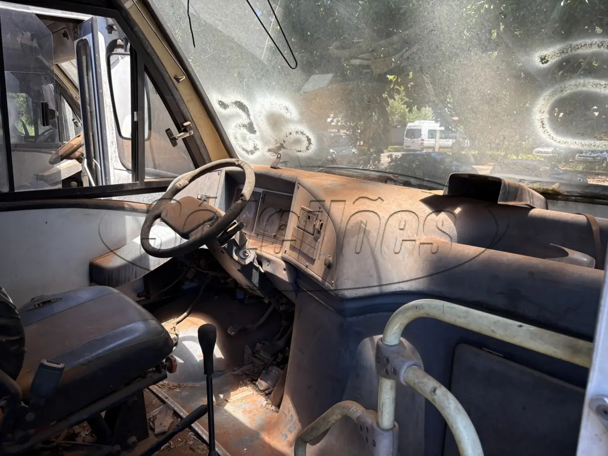 LOTE 025 - MICRO ÔNIBUS