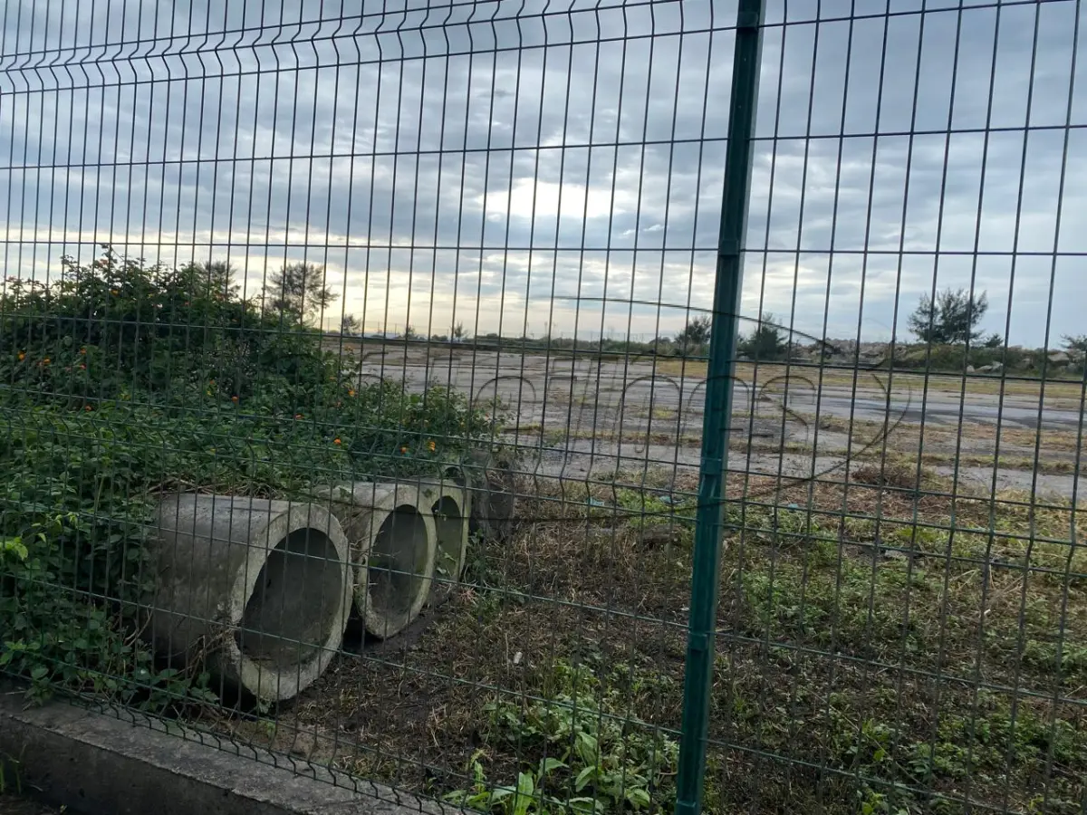 LOTE 001 - Postes de concreto