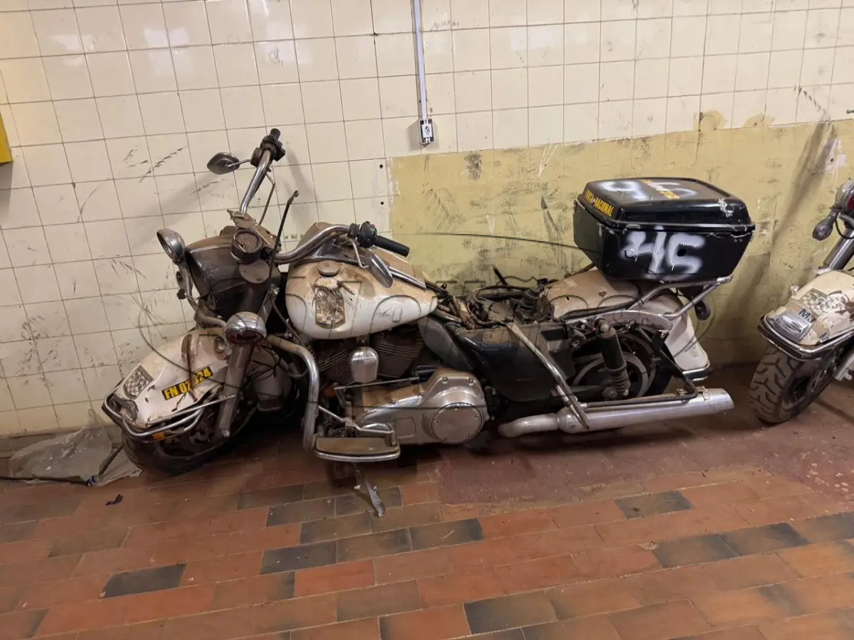 LOTE 045 - MOTOCICLETA