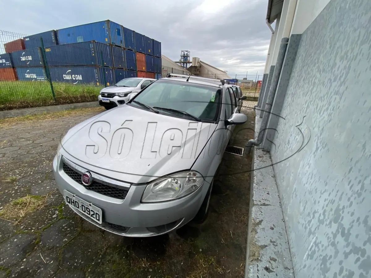 LOTE 015 - Automóvel