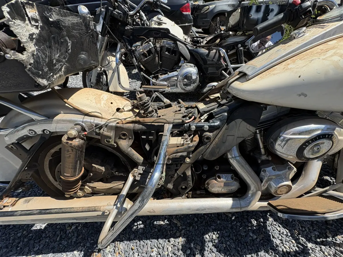 LOTE 045 - MOTOCICLETA