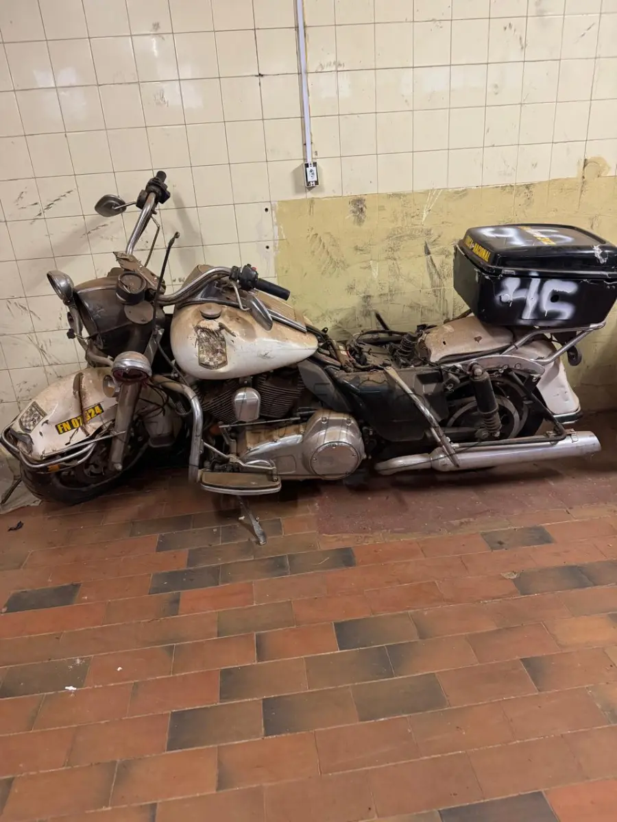 LOTE 045 - MOTOCICLETA