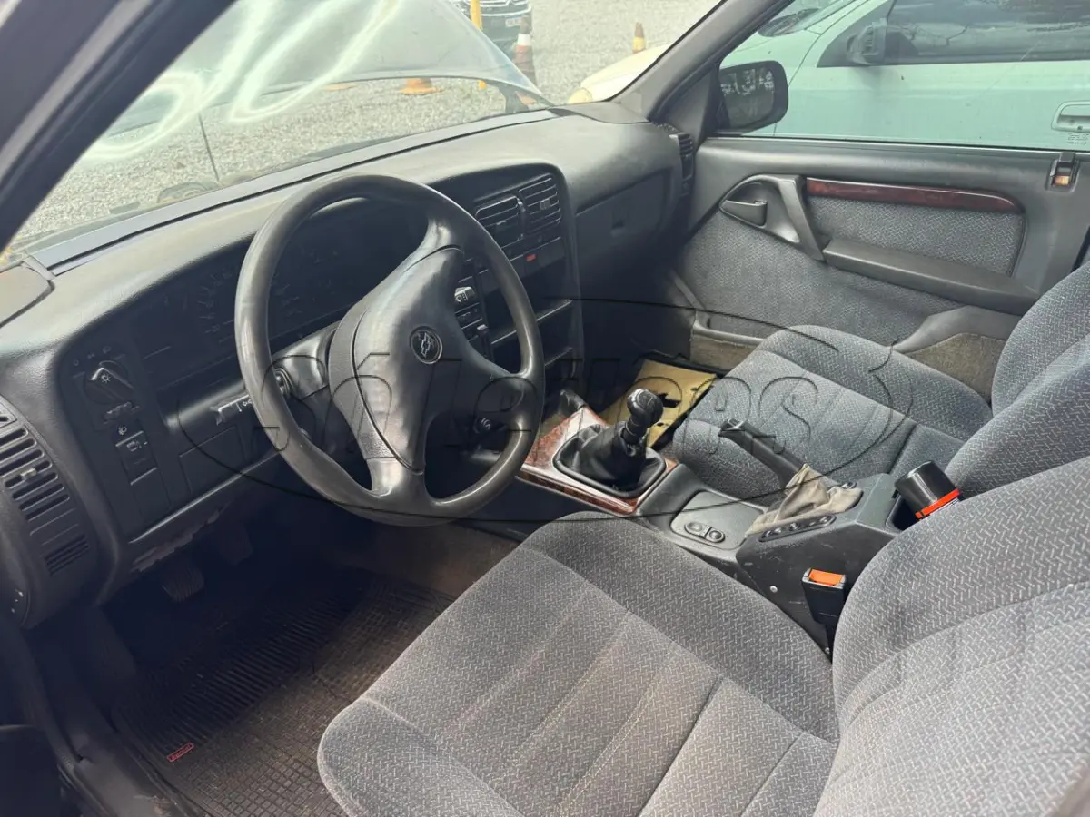 LOTE 006 - AUTOMÓVEL