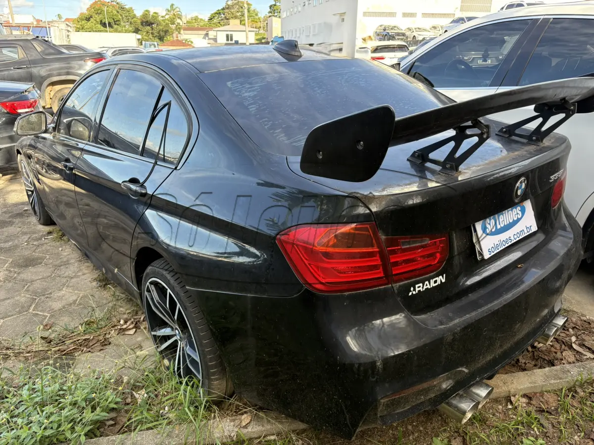 LOTE 005 - Automóvel