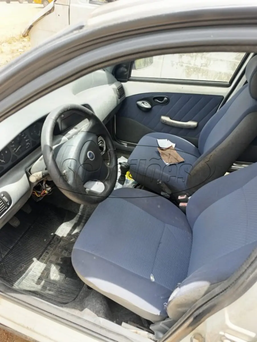 LOTE 002 - Automóvel