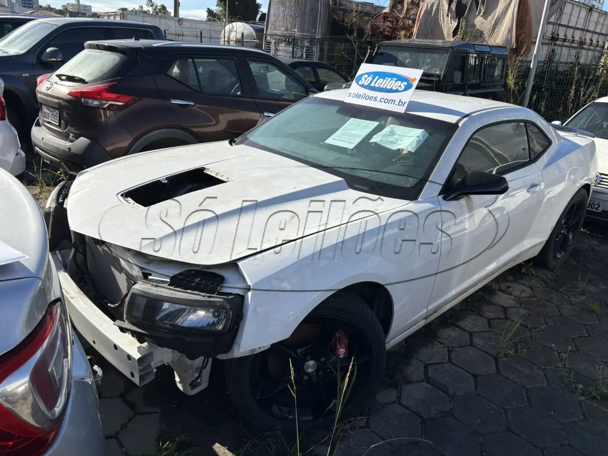 LOTE 004 - Automóvel