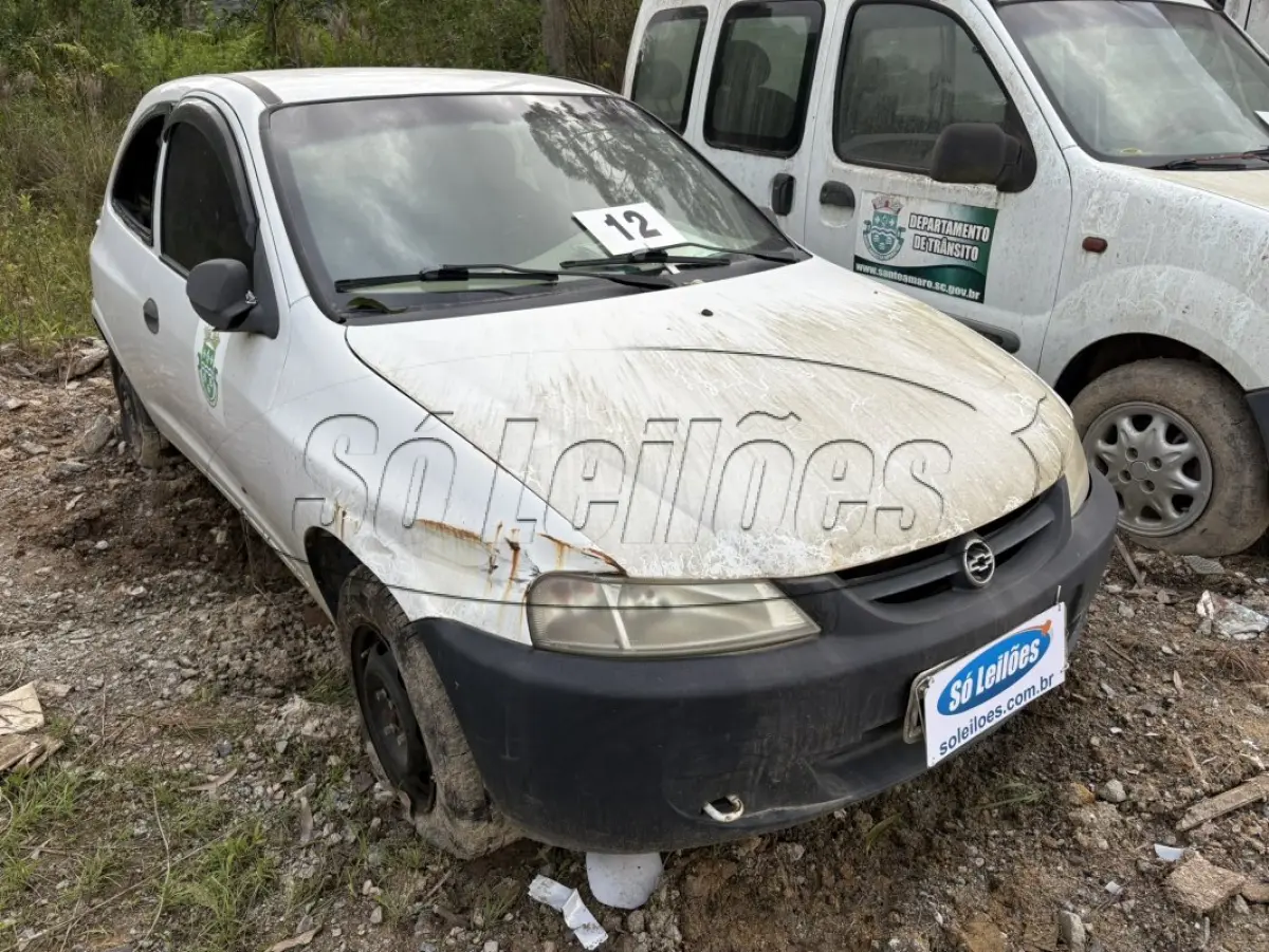 LOTE 012 - Automóvel