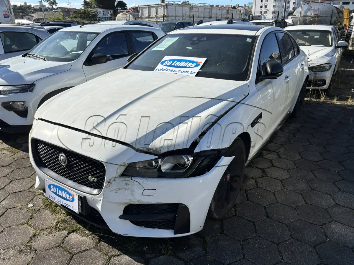 LOTE 002 - Automóvel