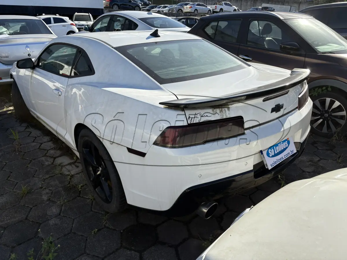 LOTE 004 - Automóvel