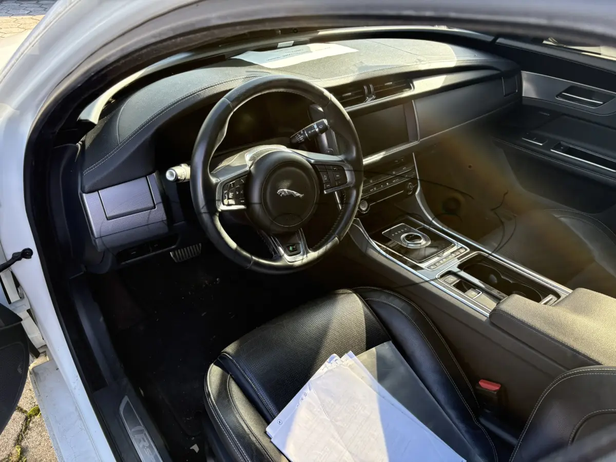 LOTE 002 - Automóvel