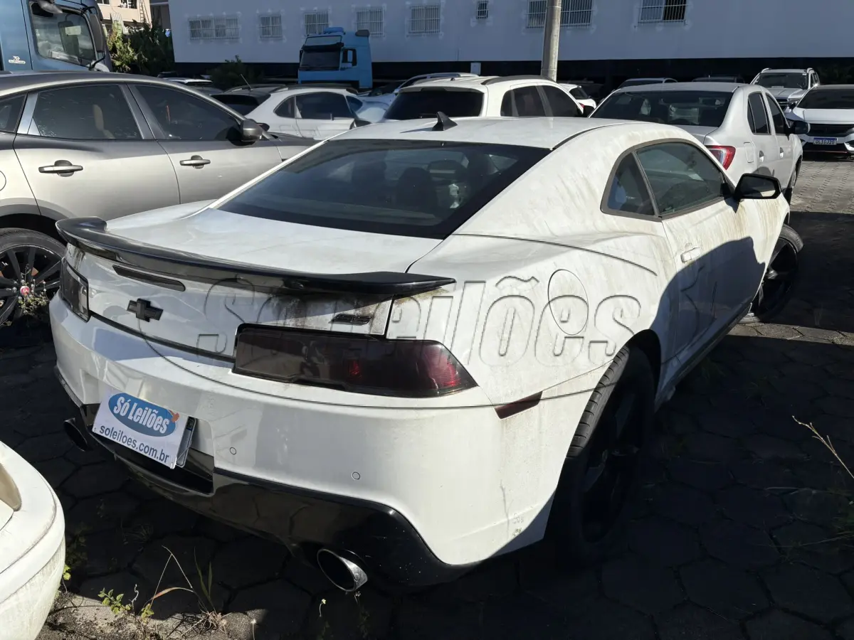 LOTE 004 - Automóvel