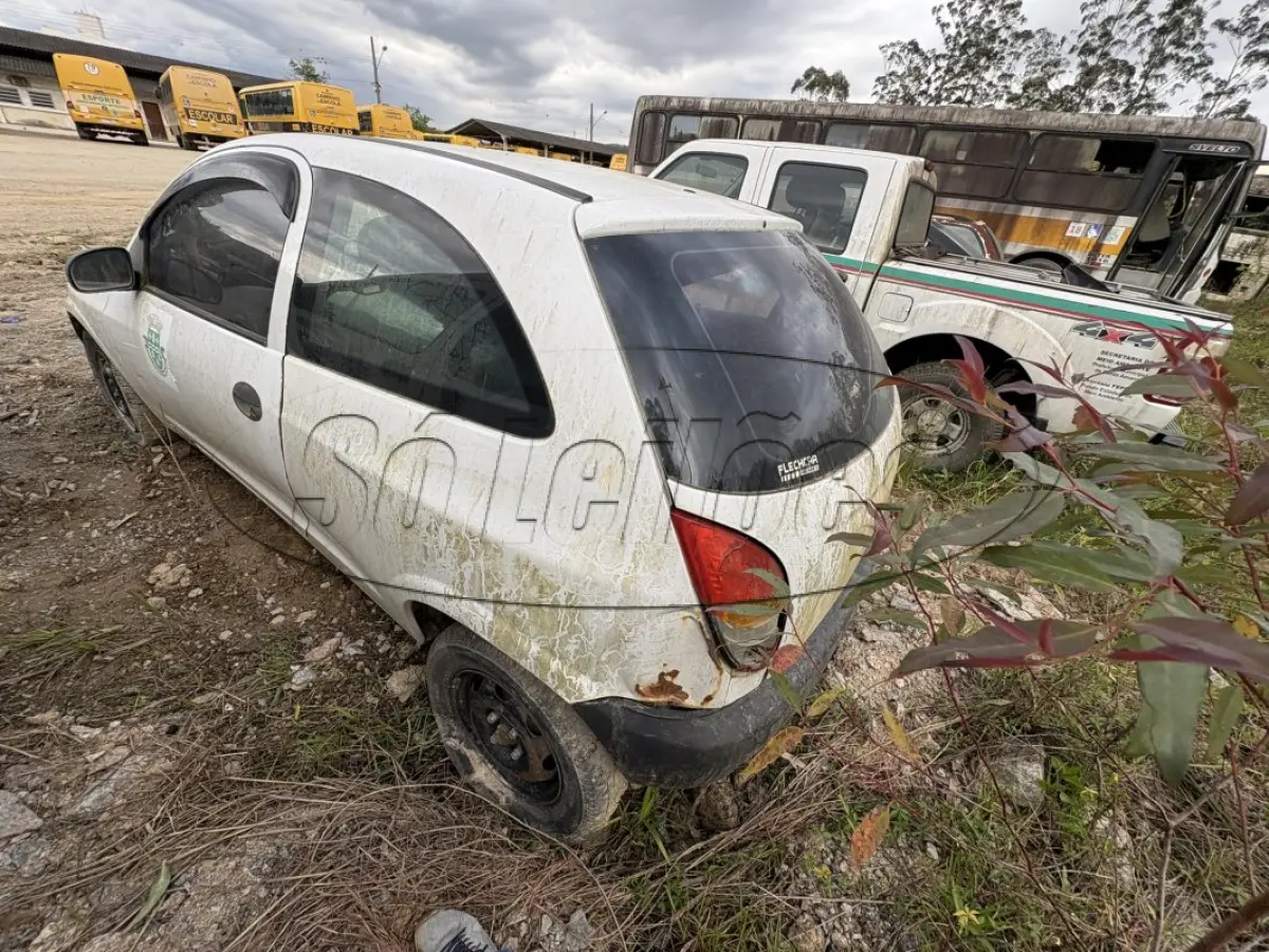 LOTE 012 - Automóvel