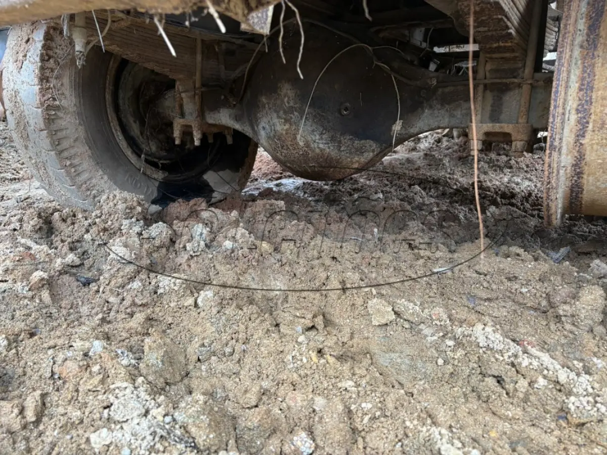 LOTE 007 - Caminhão