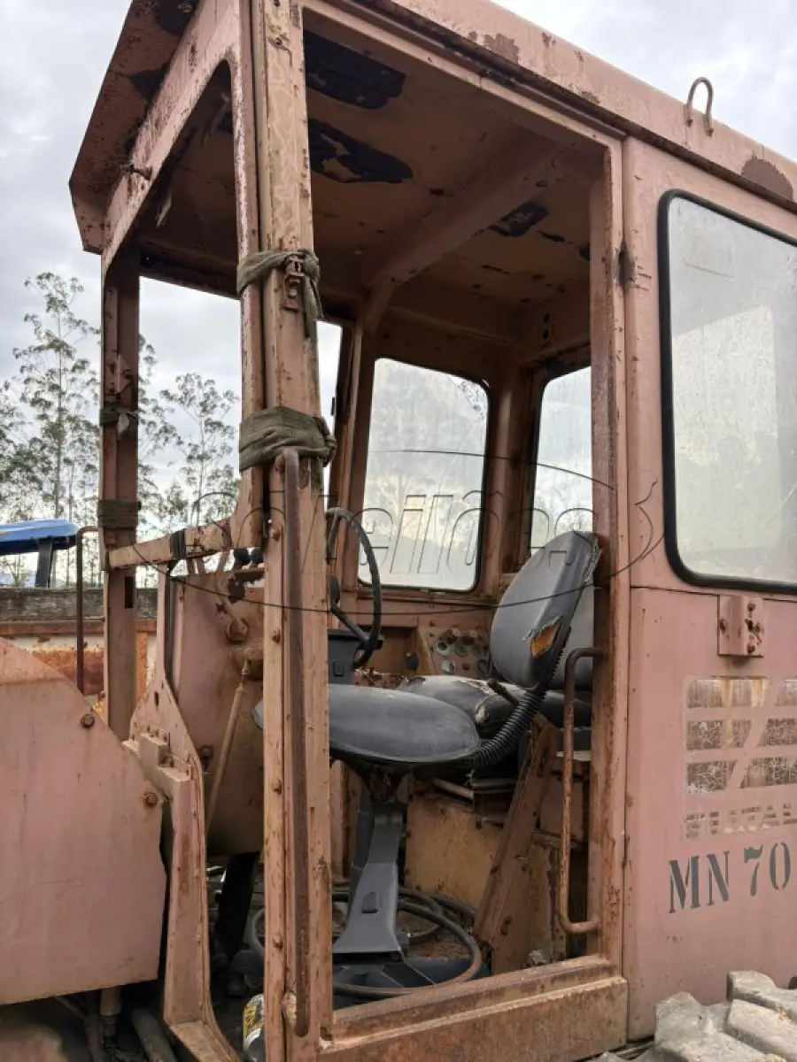 LOTE 016 - Patrola Motoniveladora