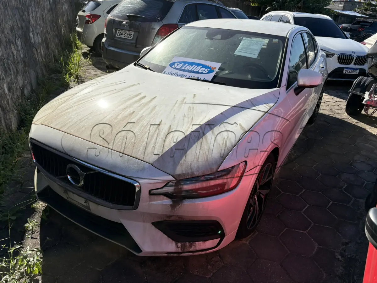 LOTE 001 - Automóvel