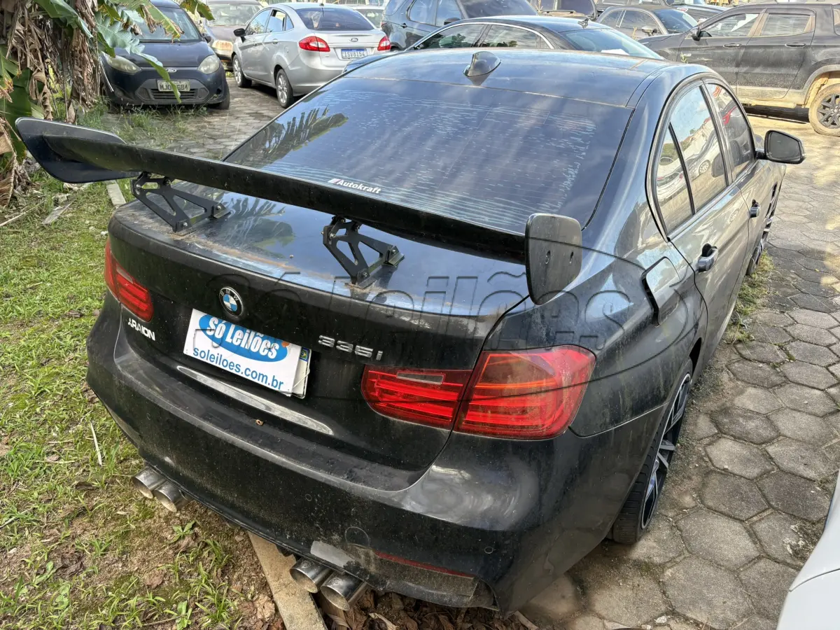 LOTE 005 - Automóvel