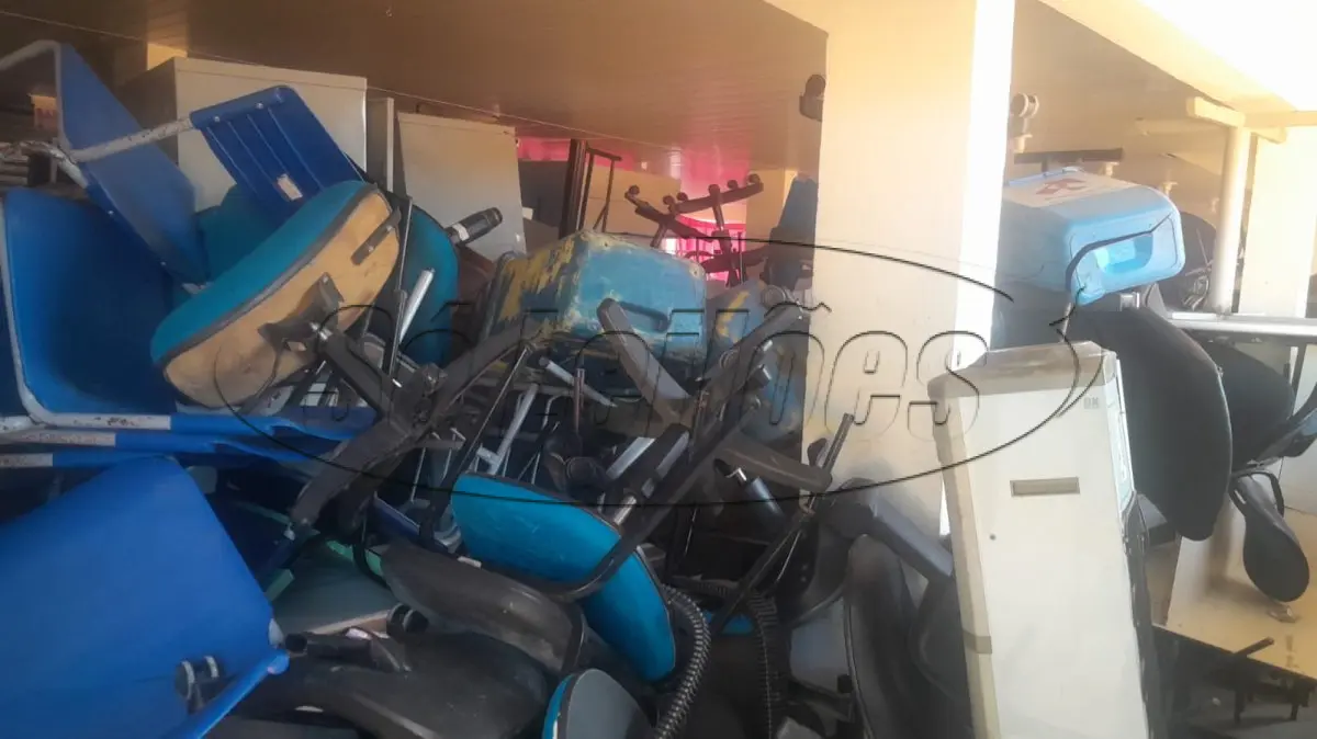 LOTE 010 - Materiais diversos