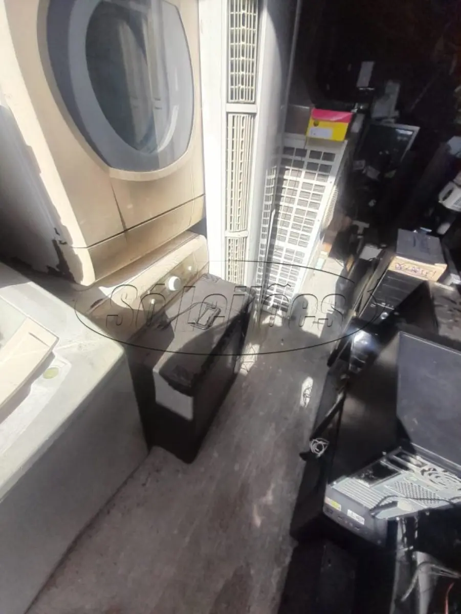 LOTE 010 - Materiais diversos