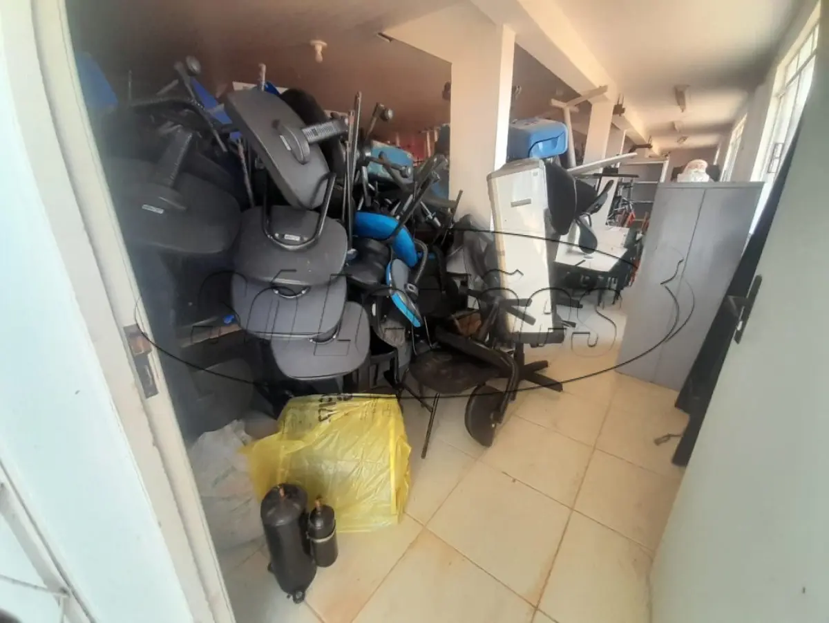 LOTE 010 - Materiais diversos