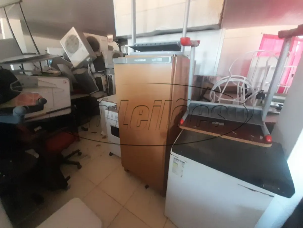 LOTE 010 - Materiais diversos