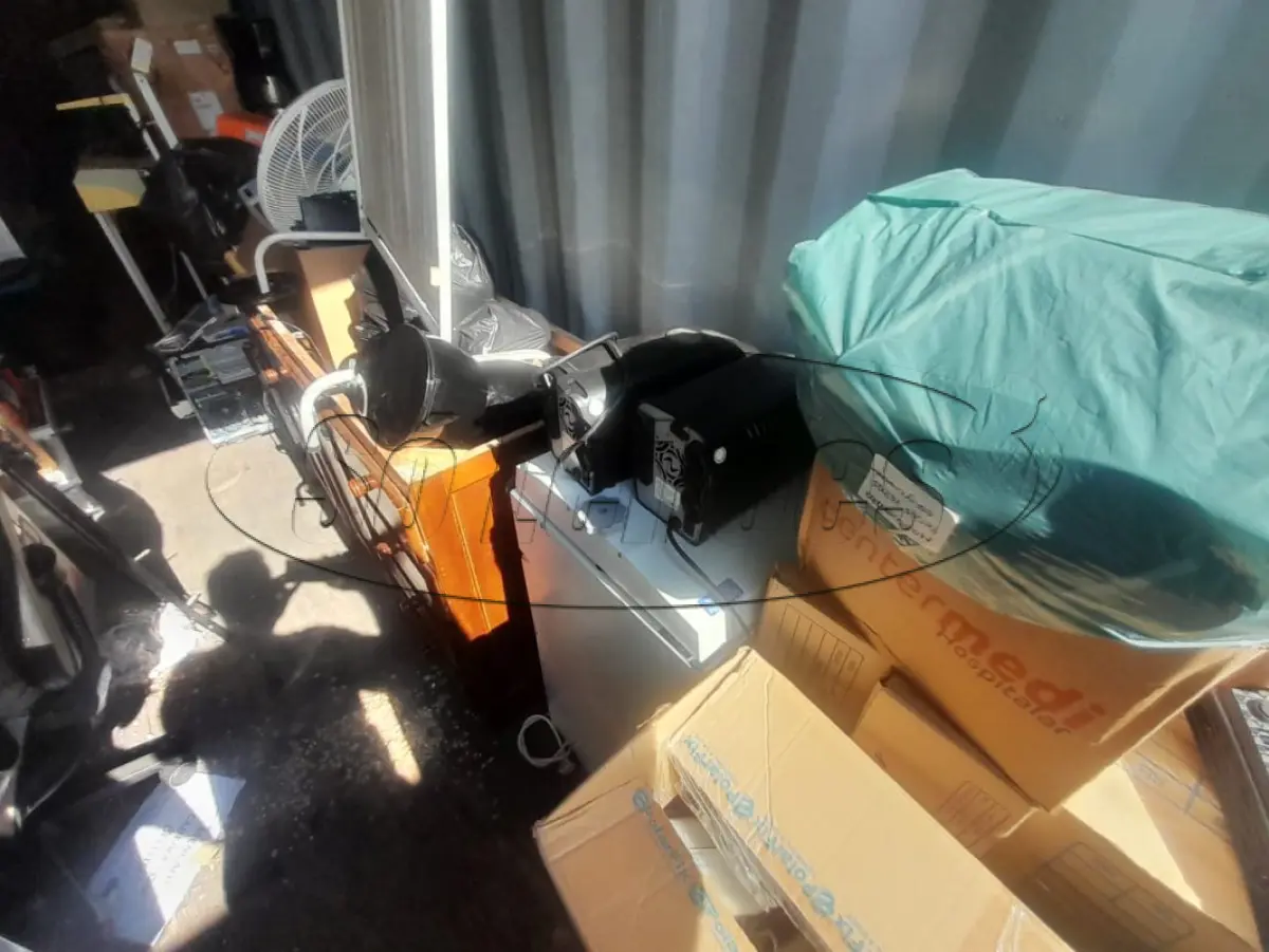 LOTE 010 - Materiais diversos