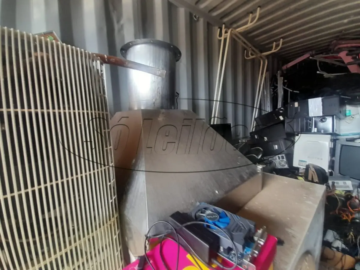 LOTE 010 - Materiais diversos