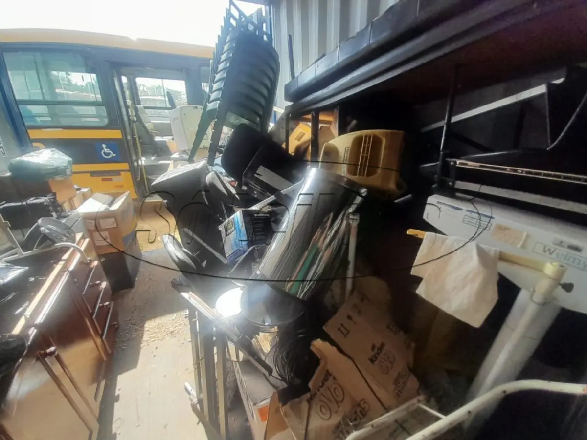 LOTE 010 - Materiais diversos