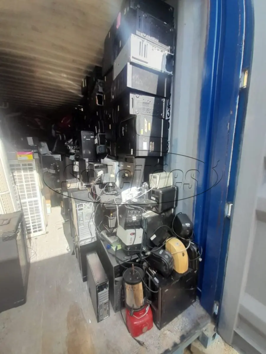 LOTE 010 - Materiais diversos