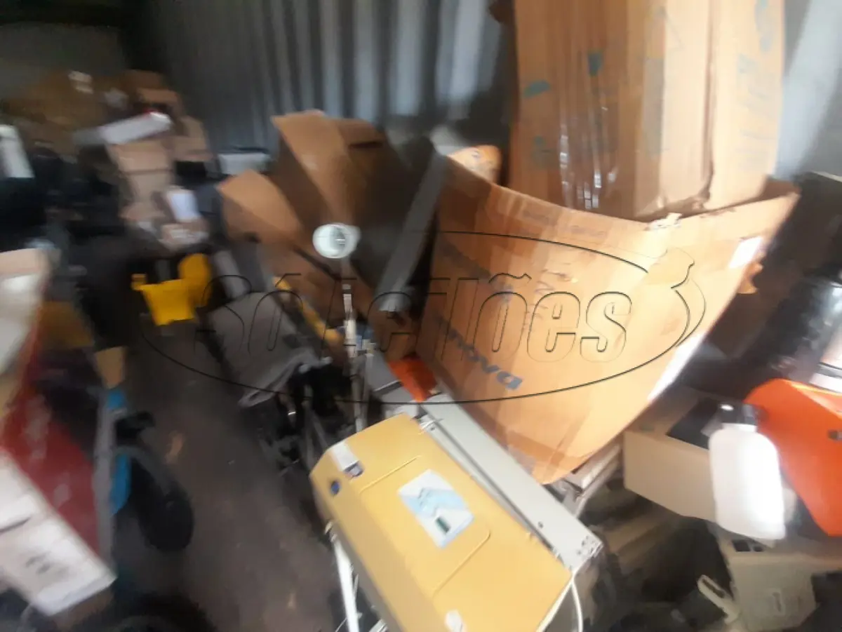 LOTE 010 - Materiais diversos