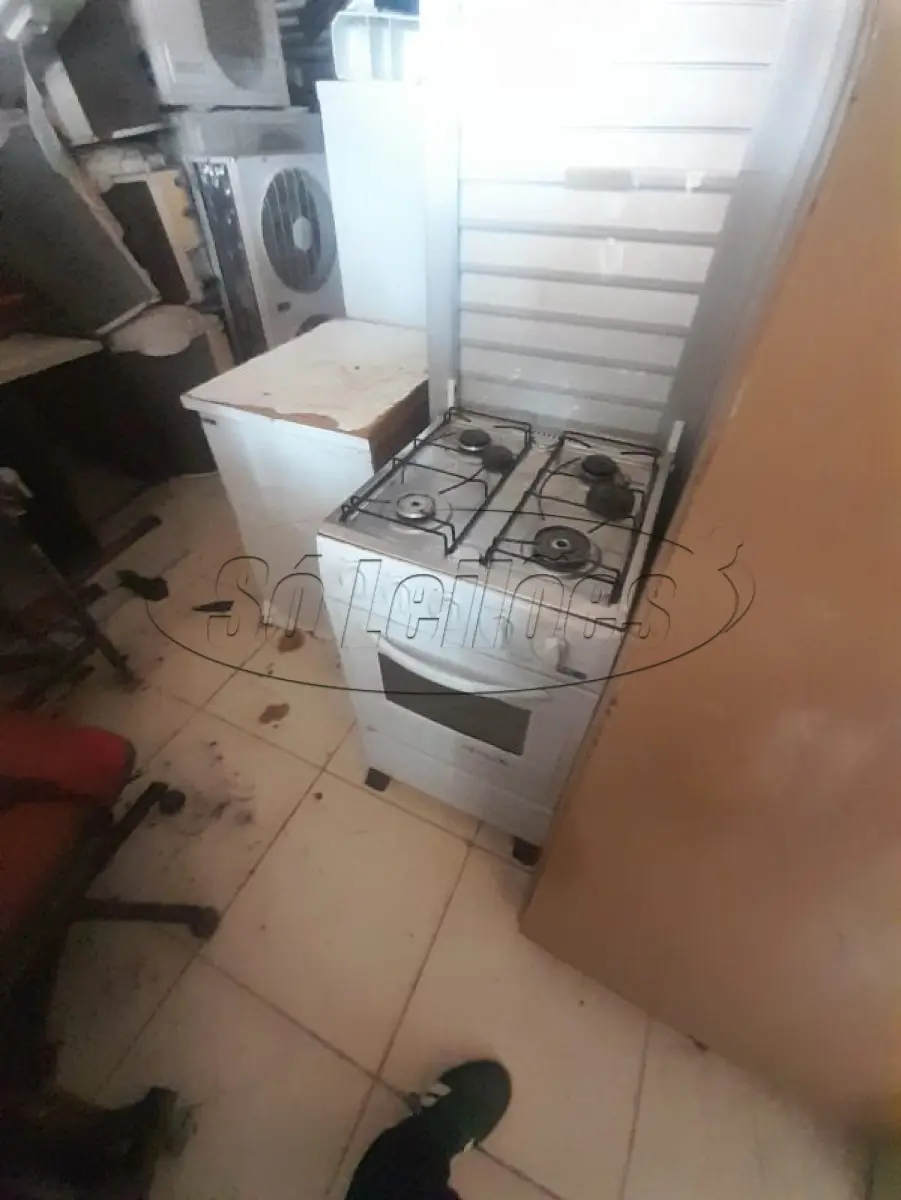 LOTE 010 - Materiais diversos