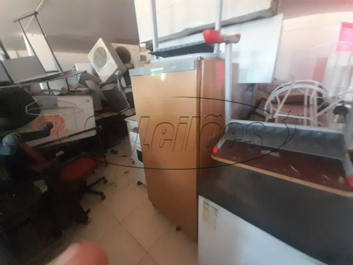 LOTE 010 - Materiais diversos