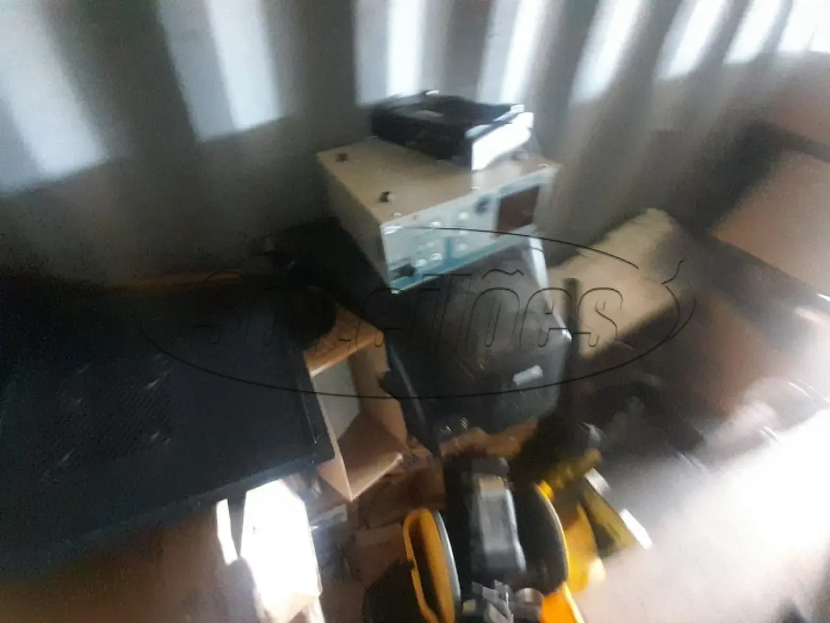 LOTE 010 - Materiais diversos