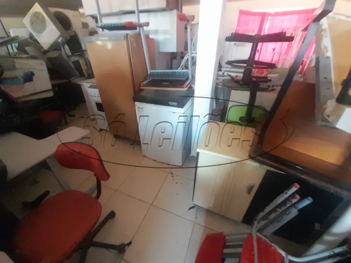 LOTE 010 - Materiais diversos