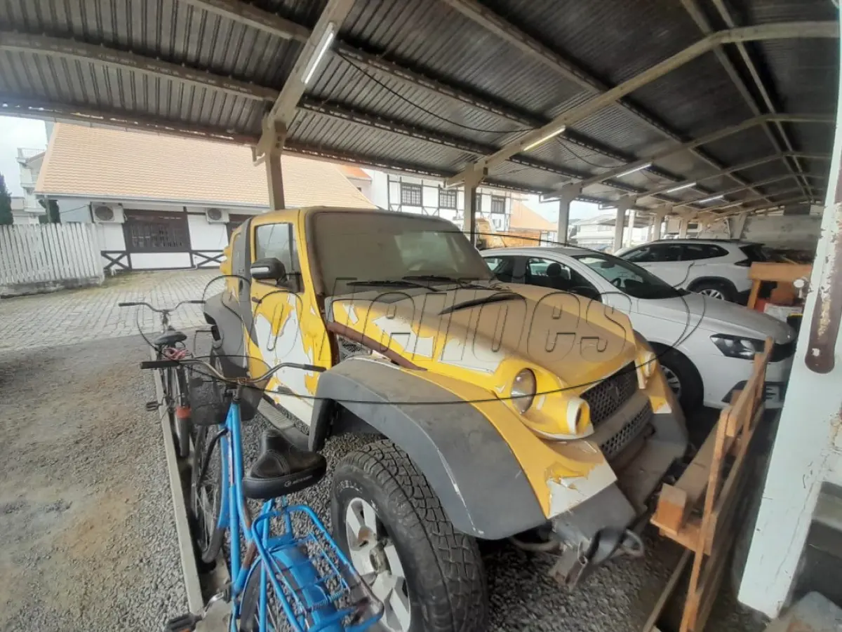 LOTE 002 - Jeep Sucata