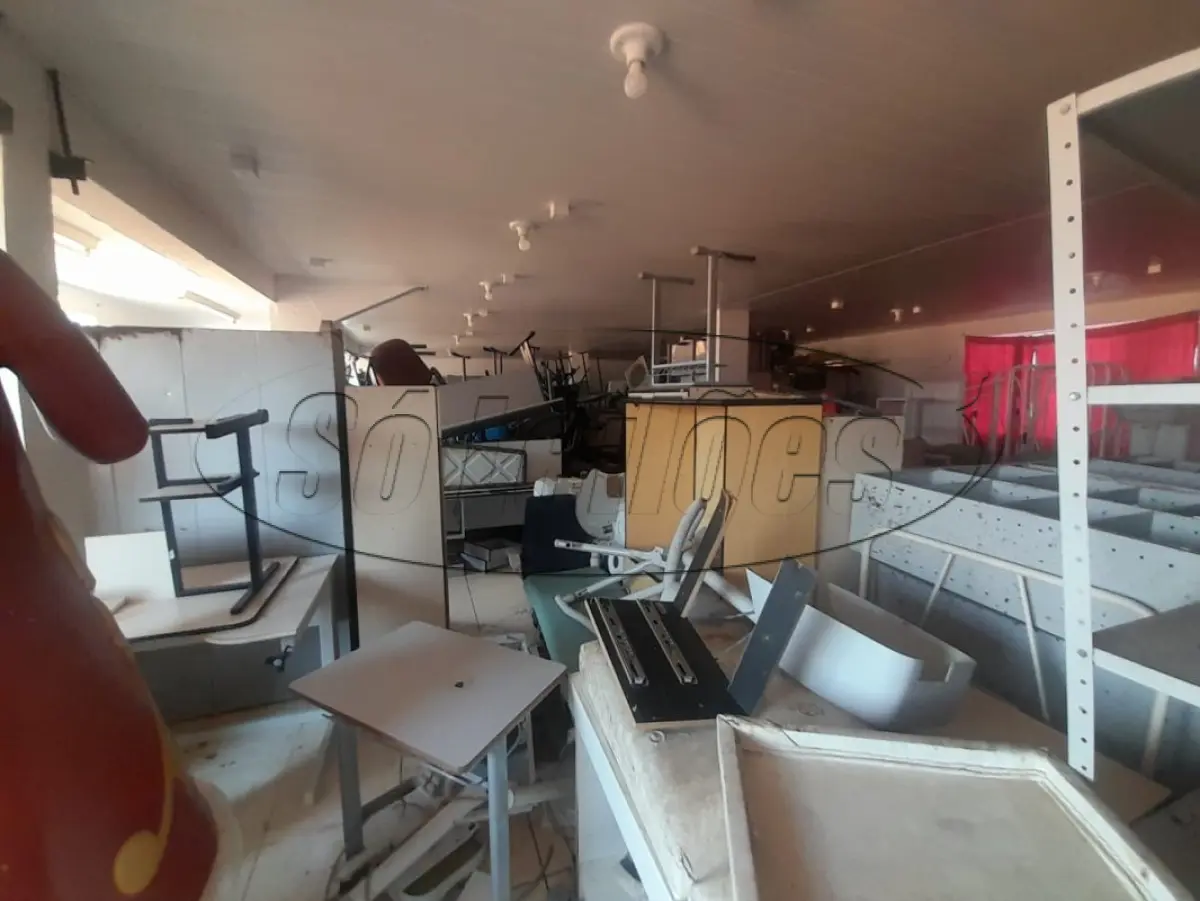 LOTE 010 - Materiais diversos