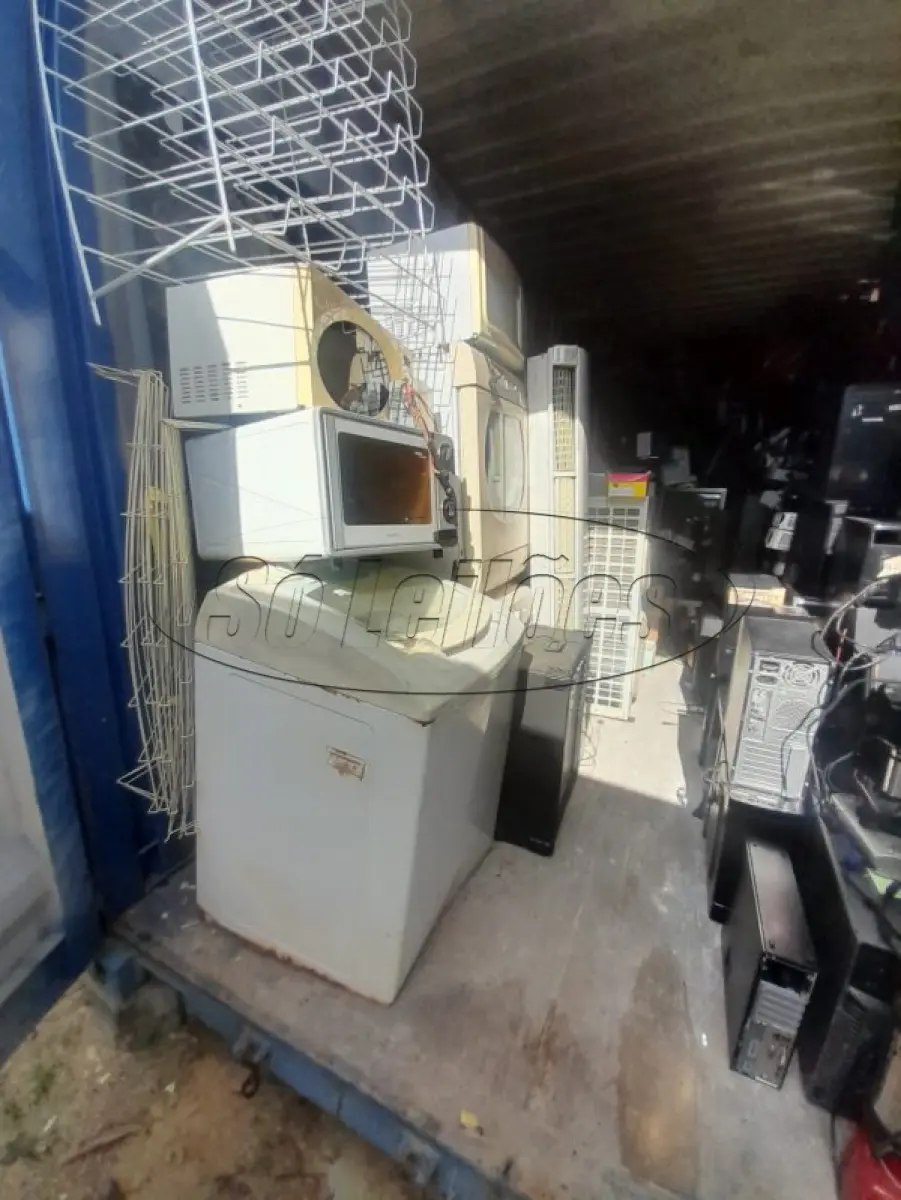 LOTE 010 - Materiais diversos