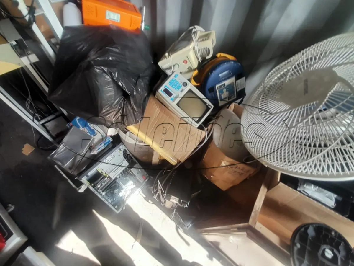 LOTE 010 - Materiais diversos