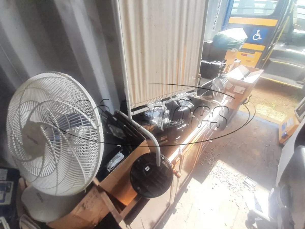 LOTE 010 - Materiais diversos