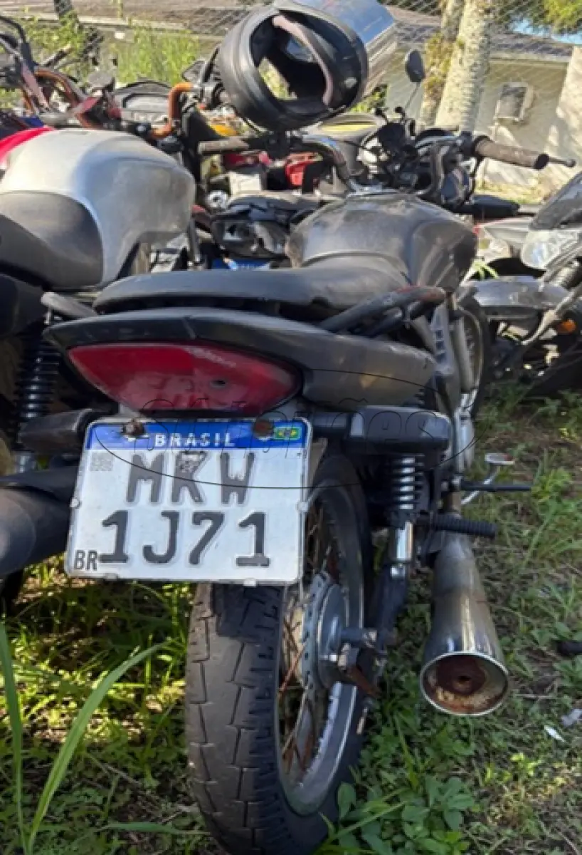 LOTE 001 - MOTOCICLETA