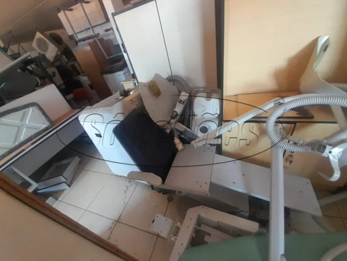 LOTE 010 - Materiais diversos