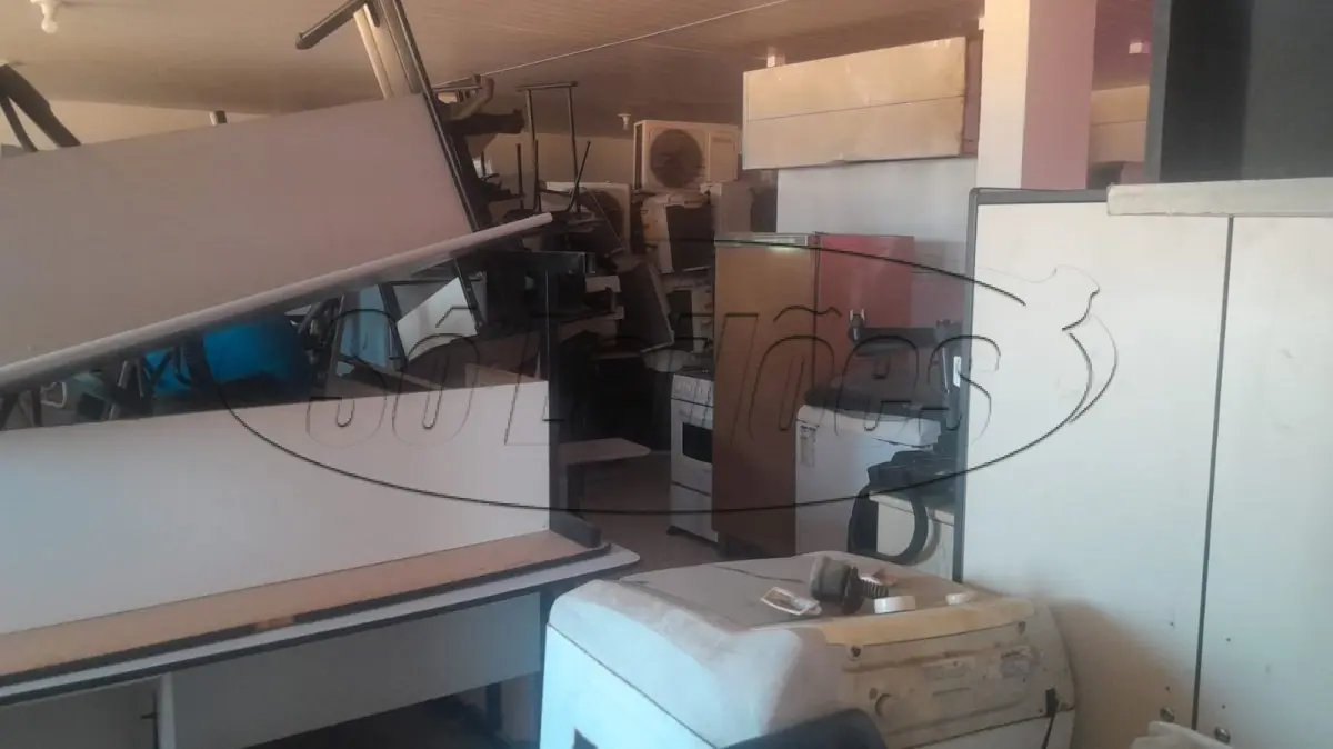 LOTE 010 - Materiais diversos