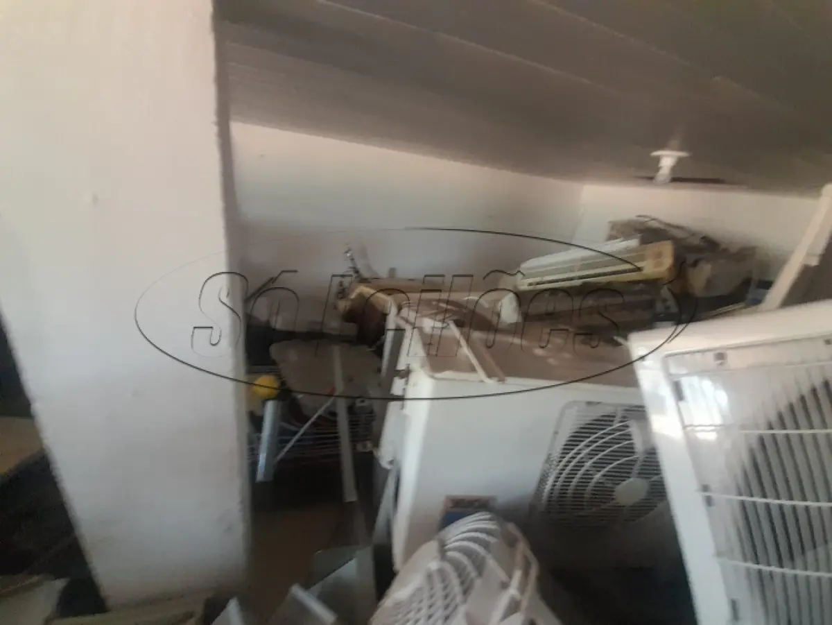 LOTE 010 - Materiais diversos